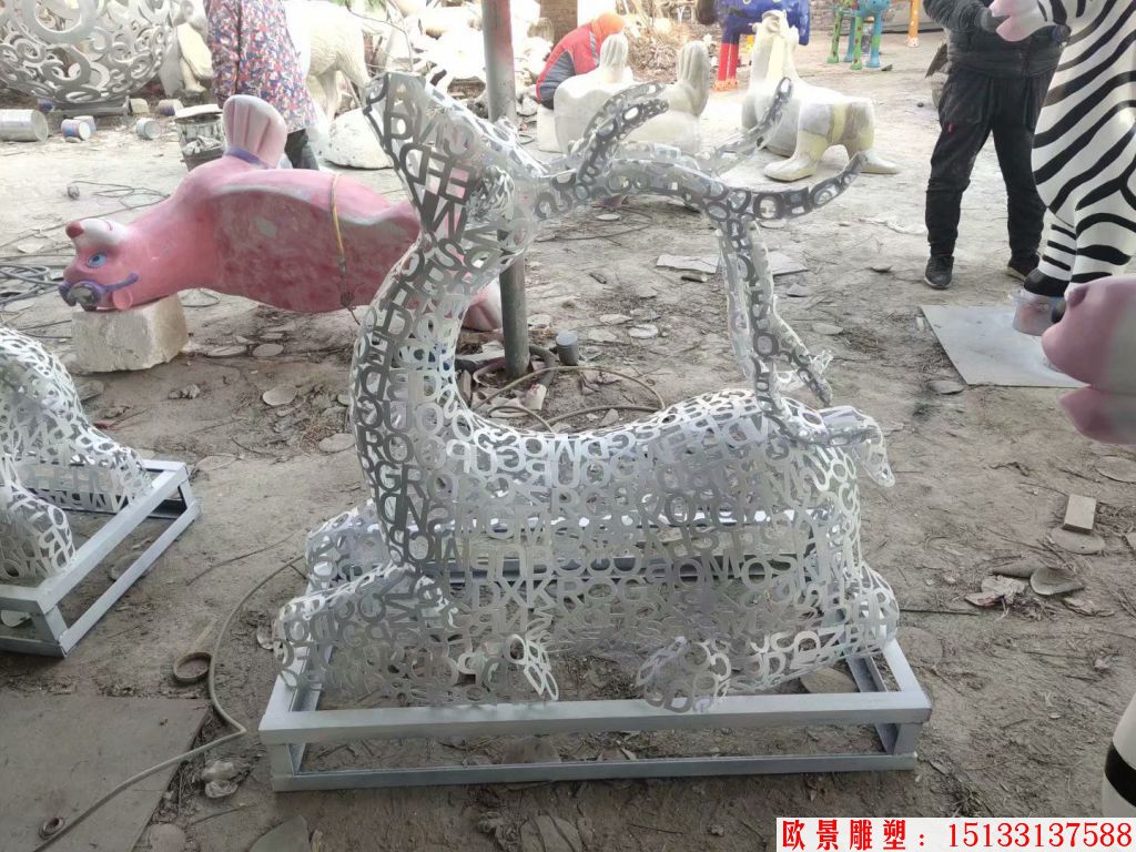 不锈钢字母拼接镂空鹿雕塑 动物景观鹿雕塑7